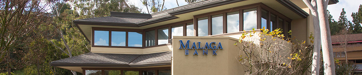 The outside view of the Rolling Hills Estates branch